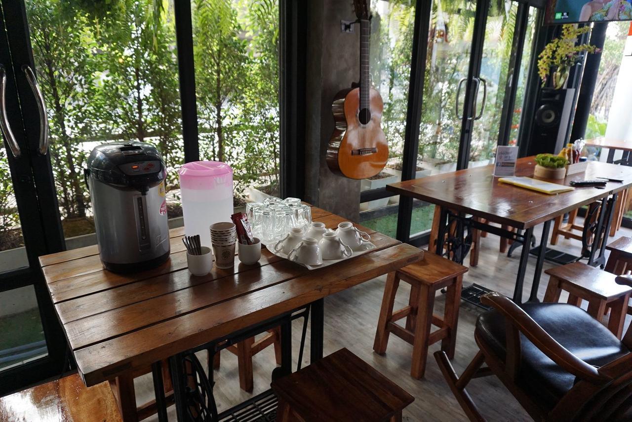 De Pumpkiin Hostel Phra Nakhon Si Ayutthaya Exterior photo